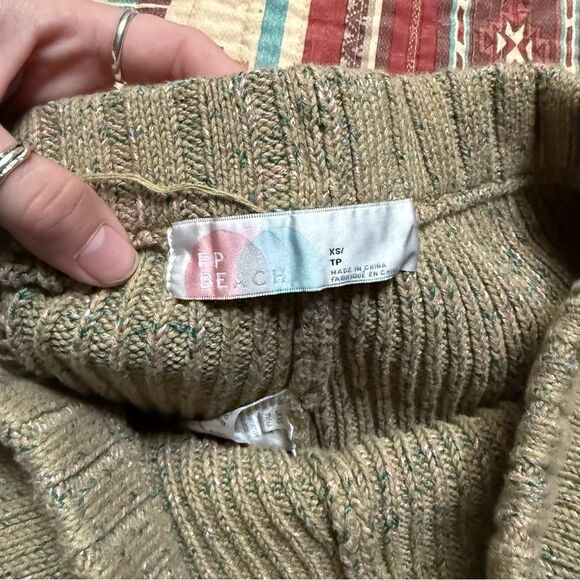 FP Beach Sweater high rise shorts size XS - Picture 2 of 7